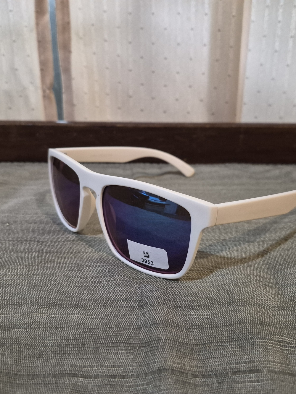 NWT White & Beige Two Tone Wayfarer Sunglasses | Blue Mirror Lens (8)